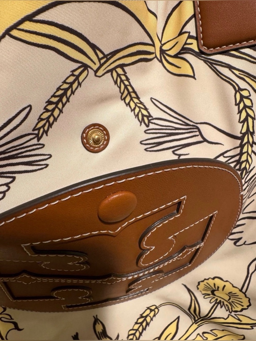 Pre-Loved Tory Burch Ella Printed Tote - Morning Crane Special Edition - Picture 8 of 11